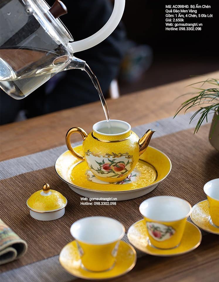 BỘ ẤM CHÉN QUẢ ĐÀO MEN VÀNG